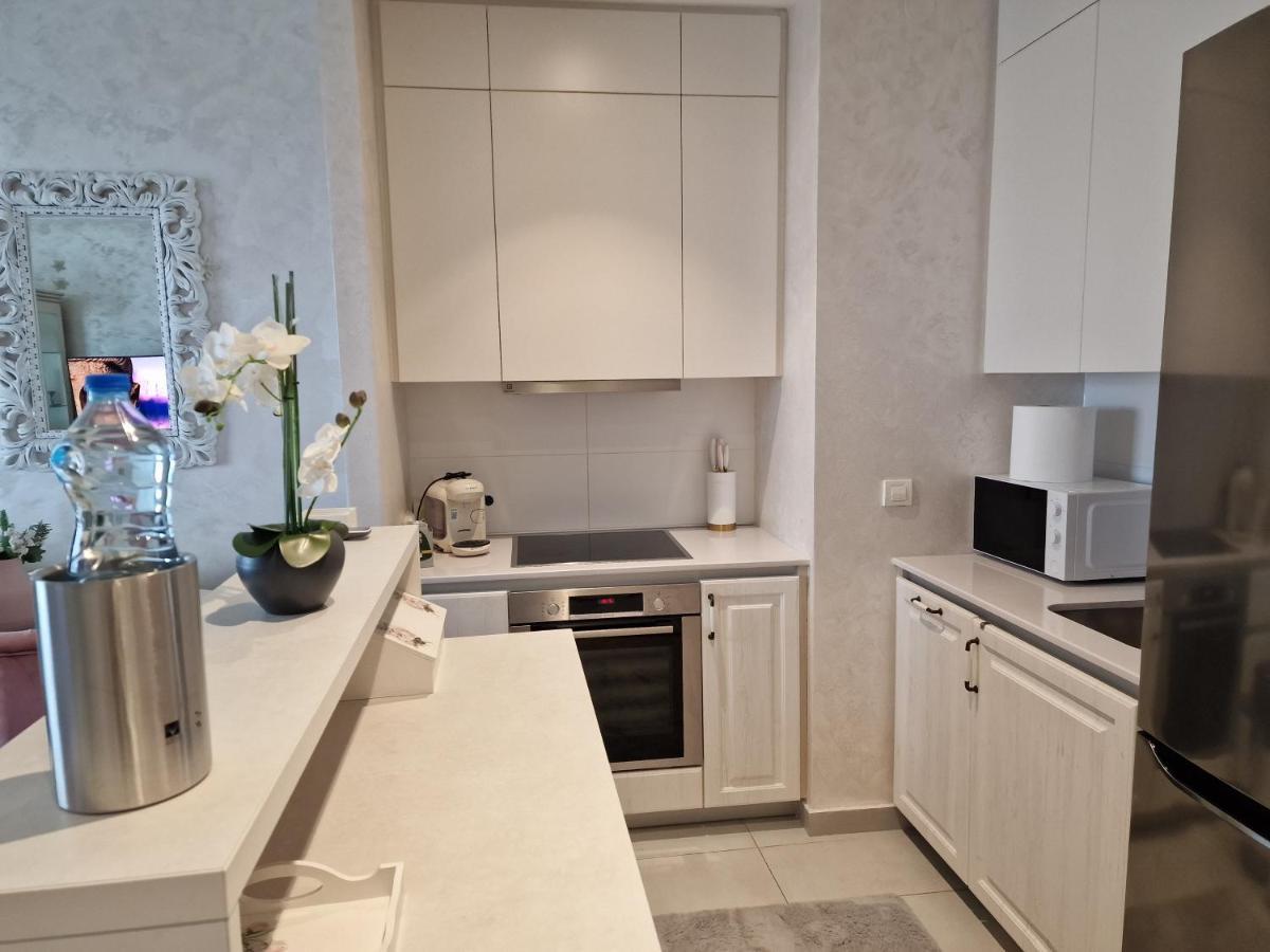 Beograd Na Vodi - BW Vista Luxury Apartment Bagian luar foto
